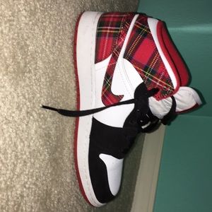 GIRLS size 7 youth Air Jordan 1 Retro Mid